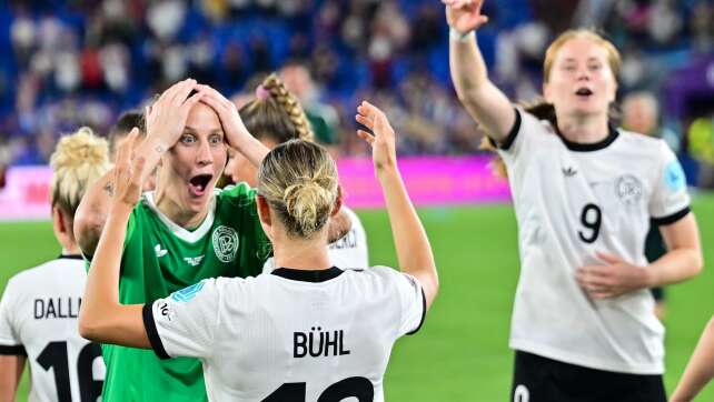 «Krass, unglaublich, mega»: Fußballerinnen feiern Berger