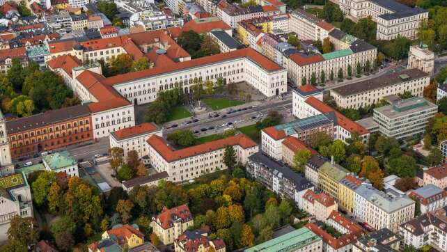 Unbekannte schreiben «Free Gaza» auf Münchner Uni-Dach