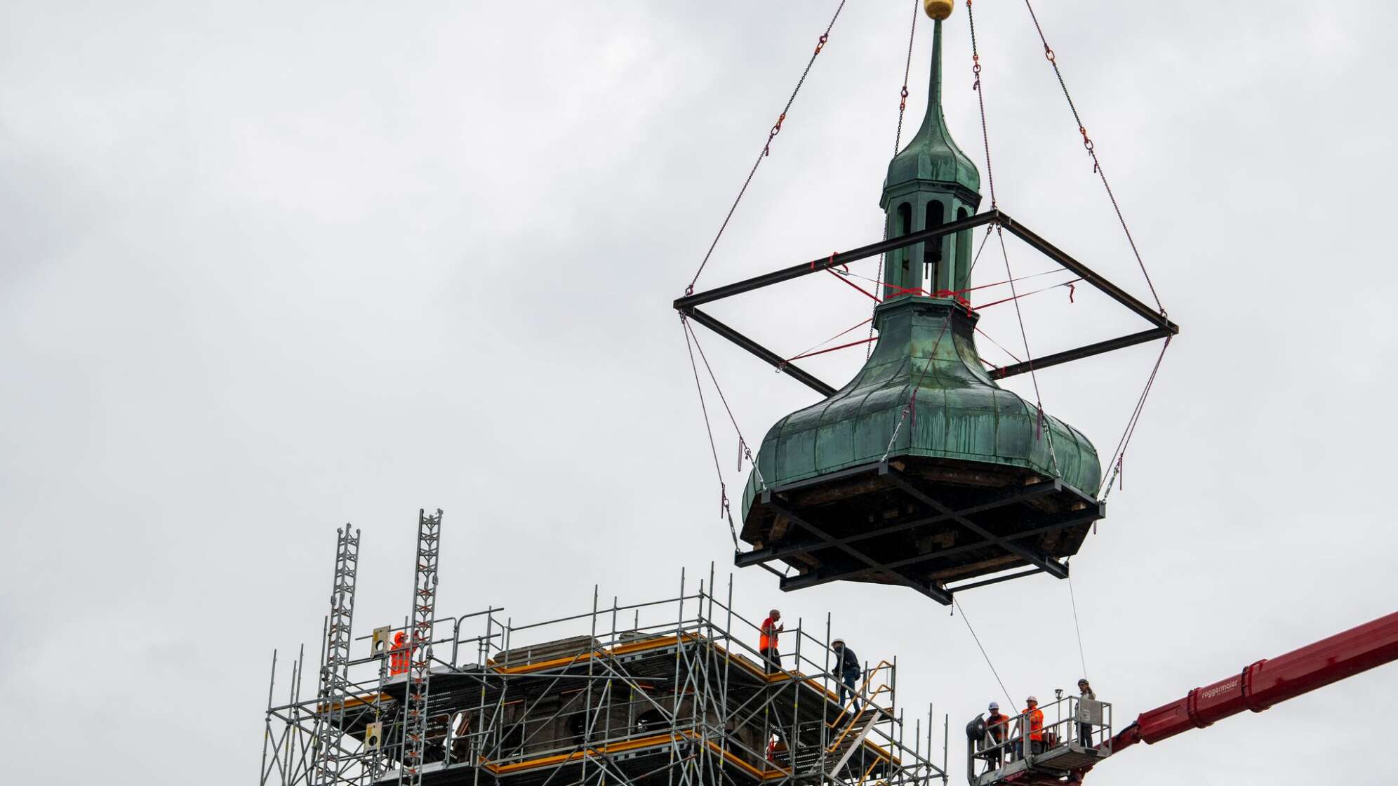 Abnahme Turmzwiebel am Perlachturm