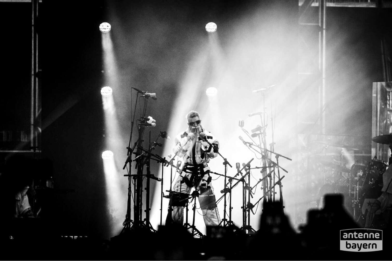 Konzertfoto von Robbie Williams auf seiner Britpop Tour am 26.07.2025 im Olympiastadion München