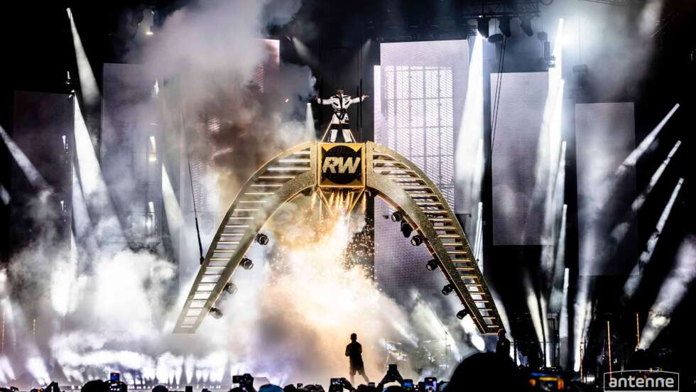 Fotos: Robbie Williams live in München - Britpop Tour 2025