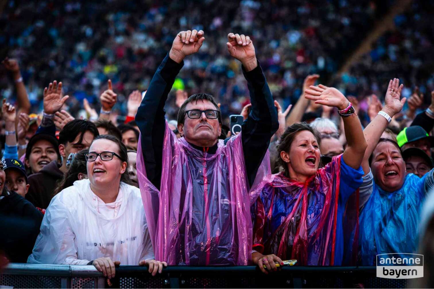 Konzertfoto von Robbie Williams auf seiner Britpop Tour am 26.07.2025 im Olympiastadion München