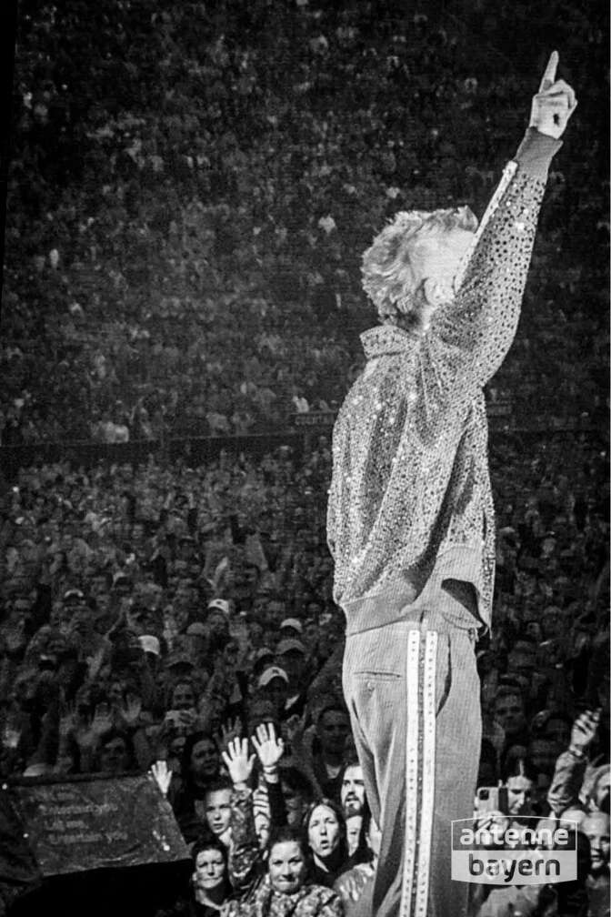 Konzertfoto von Robbie Williams auf seiner Britpop Tour am 26.07.2025 im Olympiastadion München
