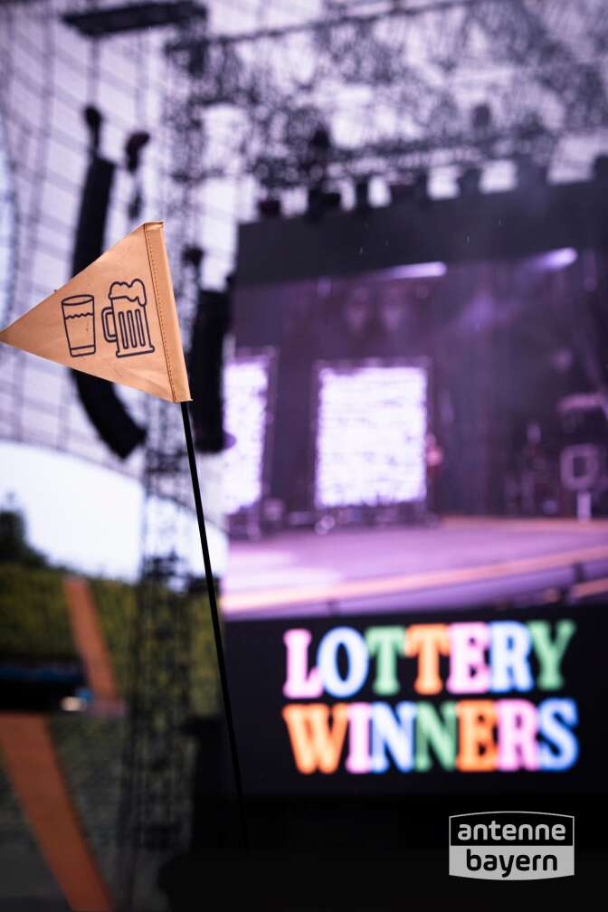 Konzertfoto von Lottery Winners als Vorband bei Robbie Williams am 26.07.2025 im Olympiastadion München