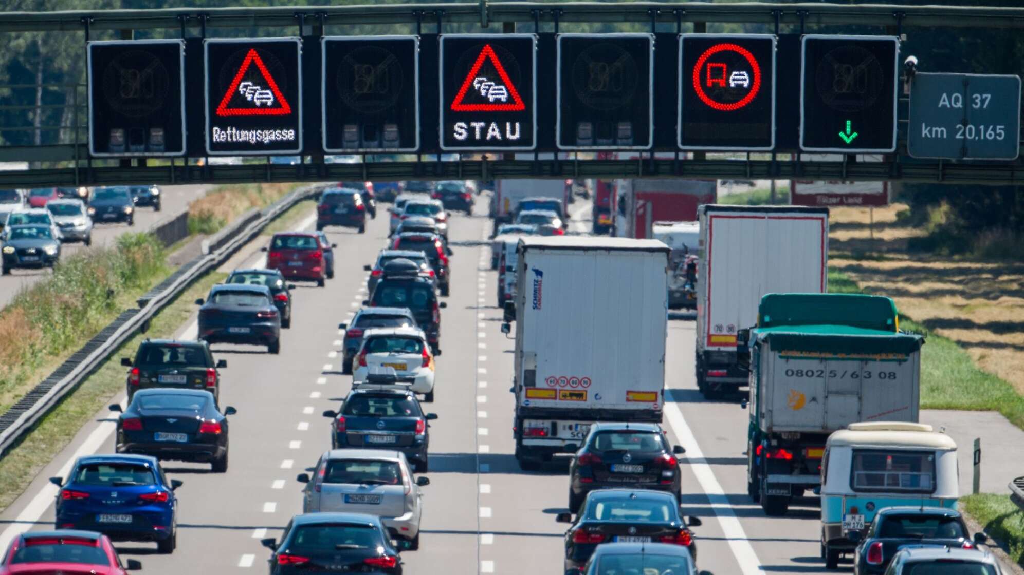 Stau auf der A8