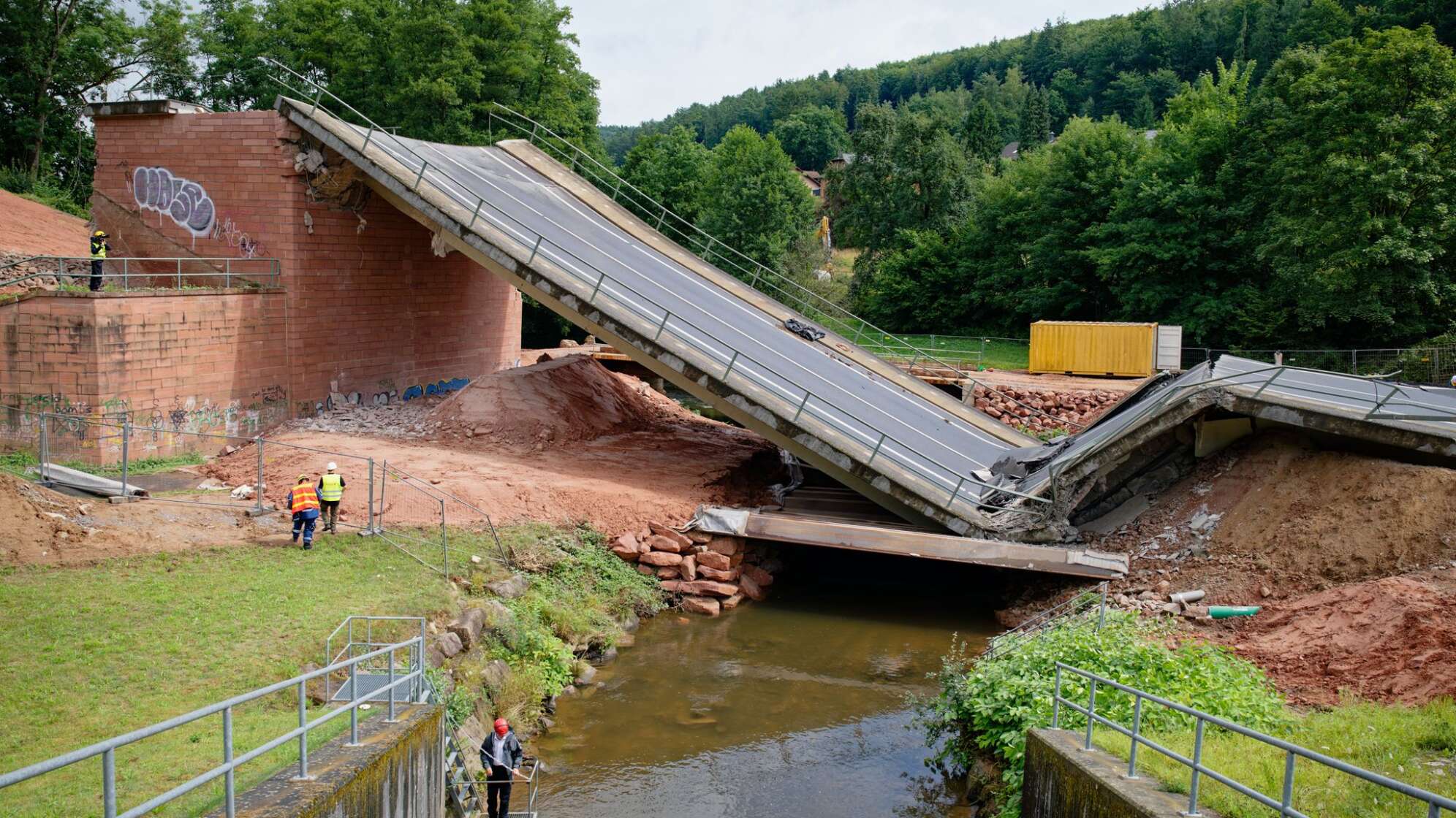 Talbrücke im Odenwald gesprengt