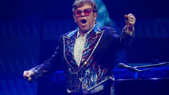 Elton John feiert 35 Jahre ohne Alkohol