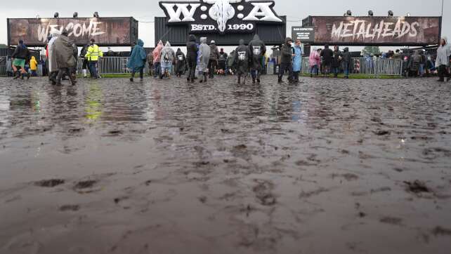Wacken im Schlamm – 3.000 Kubikmeter Hackschnitzel