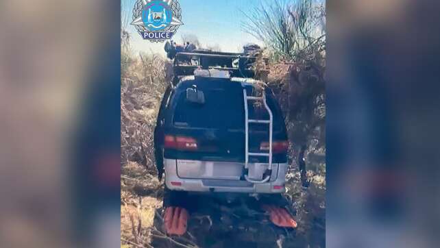 Wagen von Carolina Wilga aus Australiens Wildnis geborgen