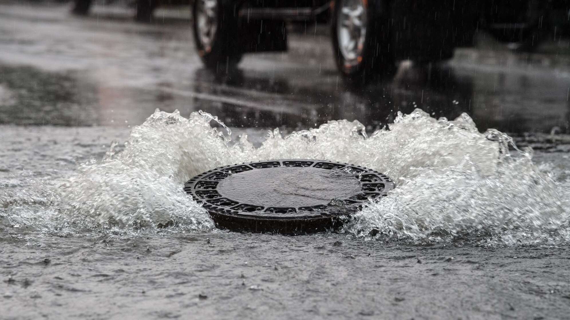 Überflutete Straßen nach Unwetter
