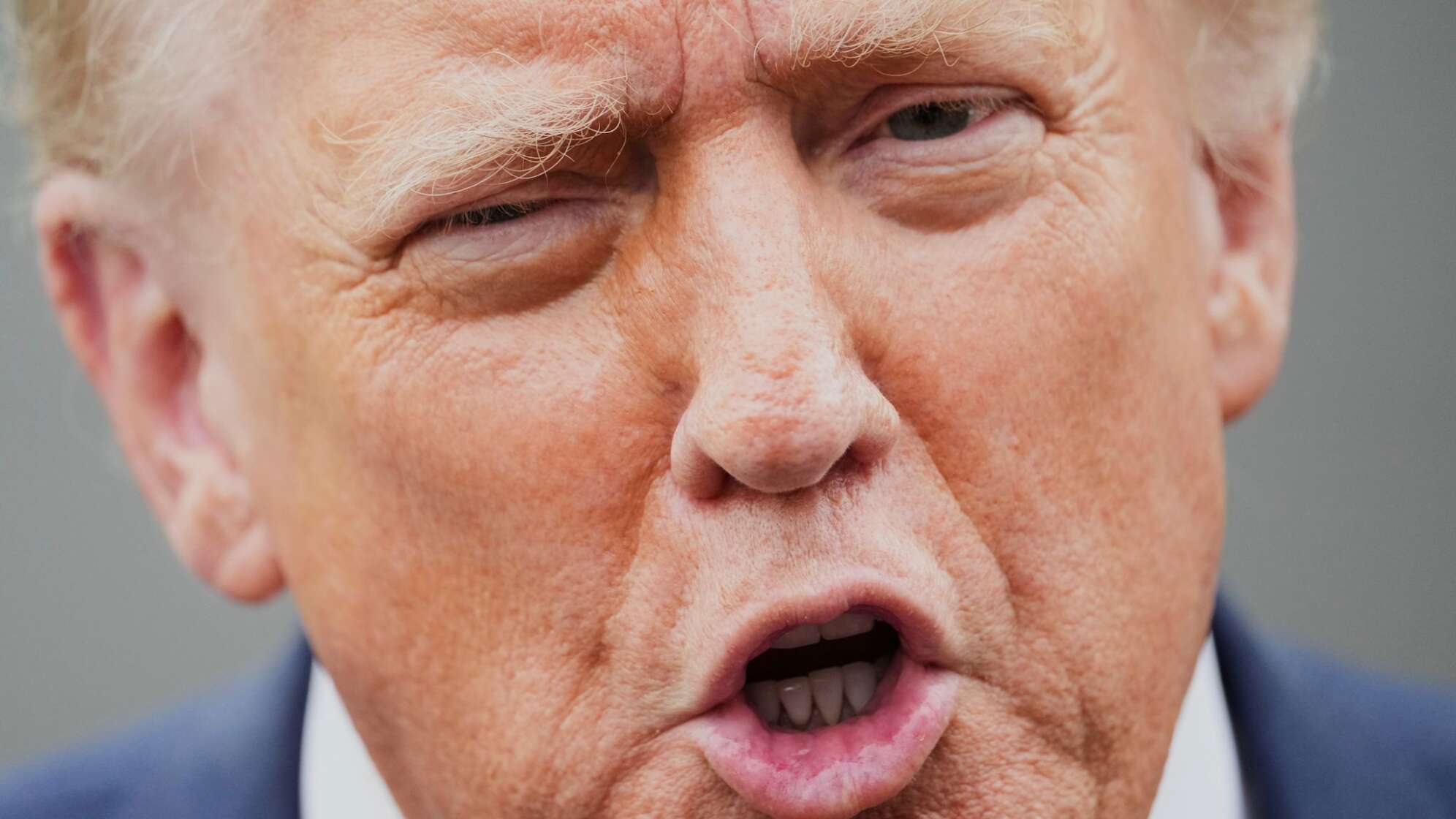 US-Präsident Donald Trump spricht zu Journalisten