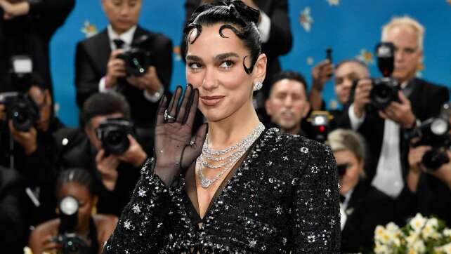 Popstar Dua Lipa bekommt kosovarische Staatsbürgerschaft