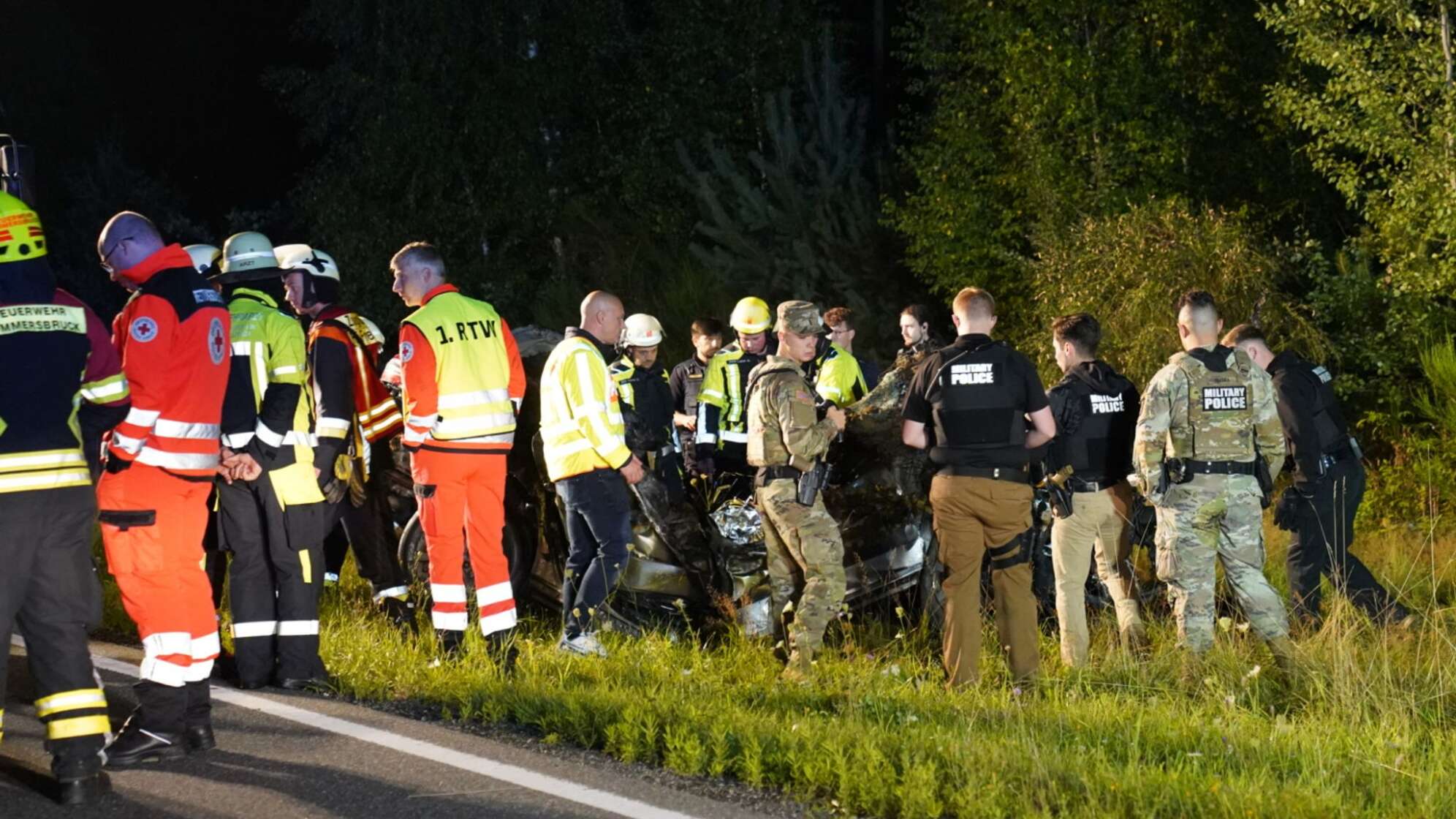 US-Soldat rast mit hoher Geschwindigkeit in Baum: 21-Jähriger st