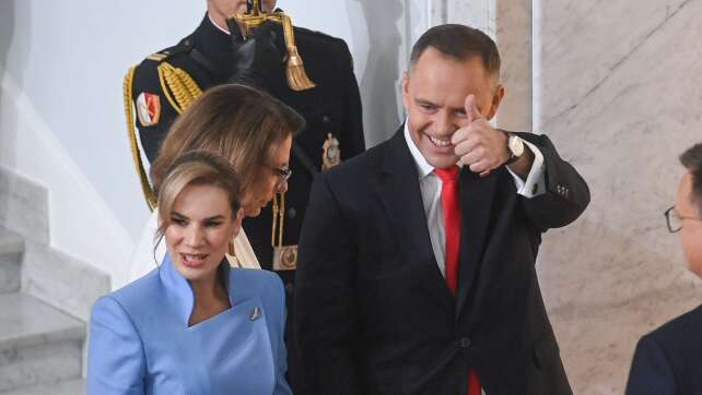Polens neuer Präsident Karol Nawrocki vereidigt