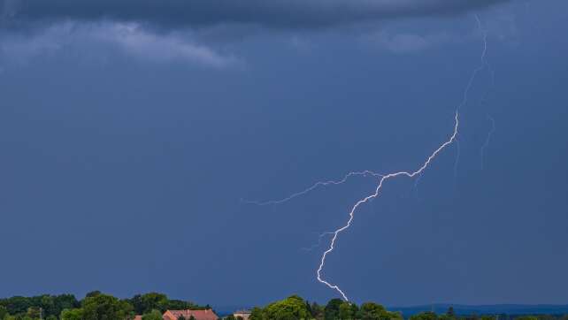 Viel Regen, wenige Gewitter: Deutlich weniger Blitze erfasst
