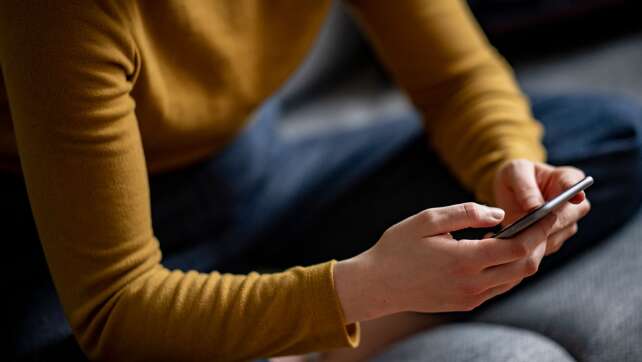 Umfrage: Mehrheit stritt schon mit Partner per Textnachricht