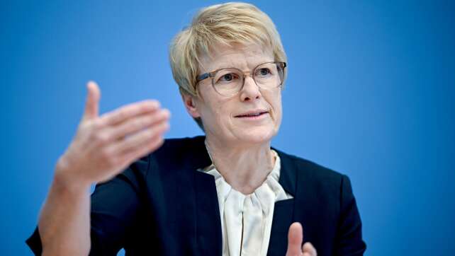 Wirtschaftsweise Grimm: «Werden Leistungen kürzen müssen»