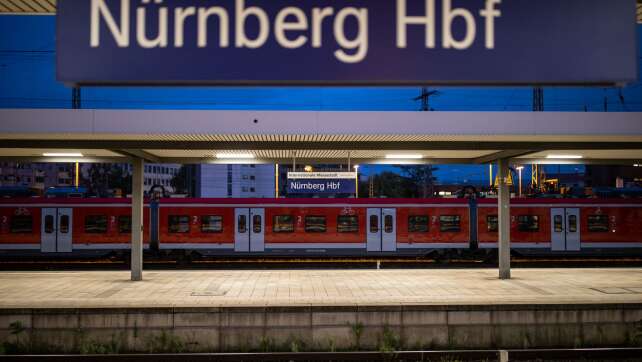 Brennender Triebwagen - Hauptbahnhof Nürnberg gesperrt