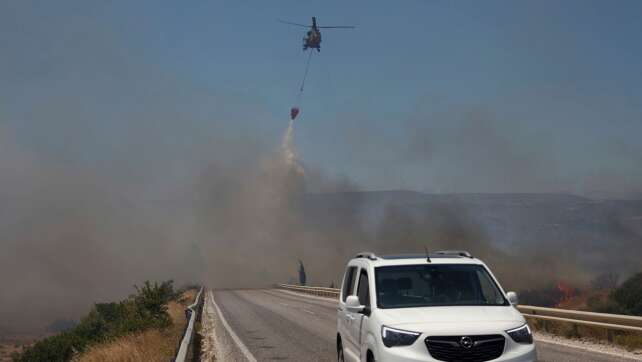 Weiterer Waldbrand in Westtürkei - Flughafen teils gesperrt