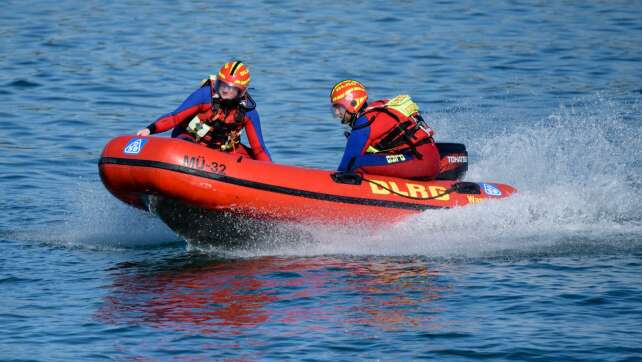Vermisstensuche nach Fund von herrenlosem Boot auf Chiemsee
