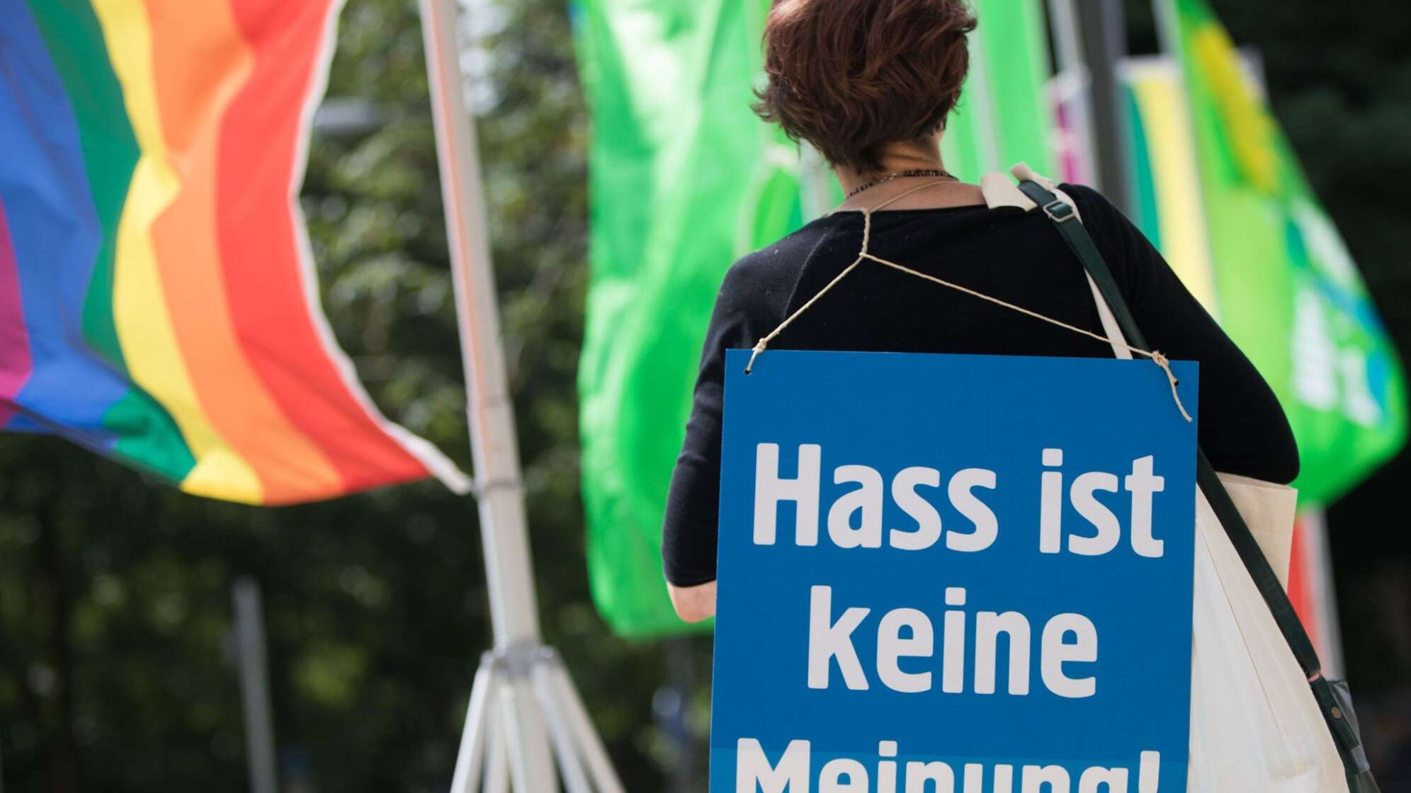 Protest gegen Hassnachrichten