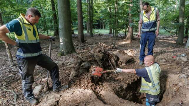 Soldaten errichten versehentlich Stellung auf Grabhügel