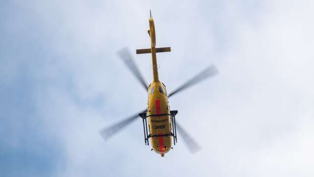Autofahrerin übersieht Motorrad – zwei Menschen verletzt