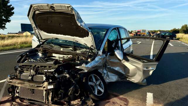 82-Jähriger stirbt bei Unfall auf B19 – sechs Verletzte