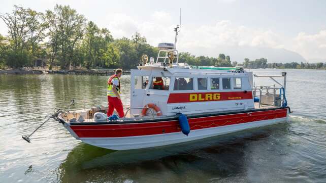 Polizei setzt Suche nach Vermissten auf Chiemsee fort