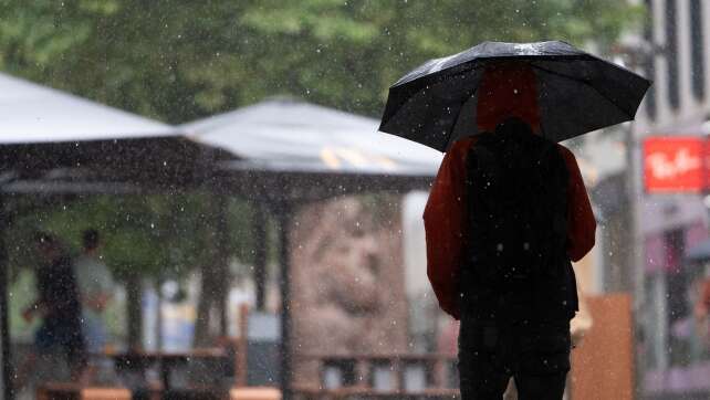 Gewitter und Starkregen im äußersten Süden erwartet