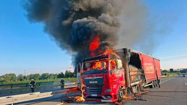 Probleme für Autofahrer bis zum Abend auf A99 nach Lkw-Brand