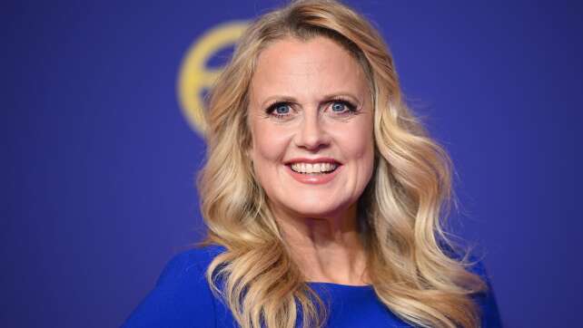 Aller guten Dinge sind acht: Schöneberger beim Fernsehpreis