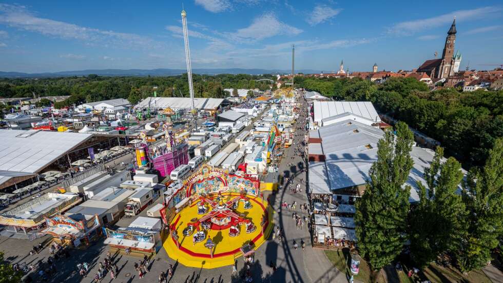 Gäubodenvolksfest 2026 in Straubing: Das zweitgrößte Volksfest Bayerns mit Festzelten, Musik, Ostbayernschau, Sicherheitskonzept und Schienenersatzverkehr – alle Infos im Überblick