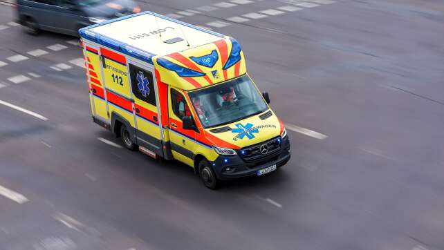 Mann verletzt in Dresden Fahrgast mit Messer