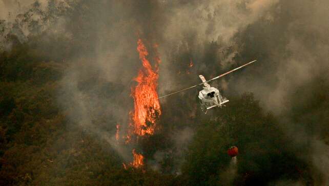 Hilfe für Brand-Opfer in Spanien - Viele Feuer lodern weiter