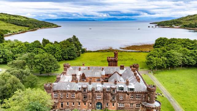 Schlossherrin oder Schlossherr in Schottland gesucht