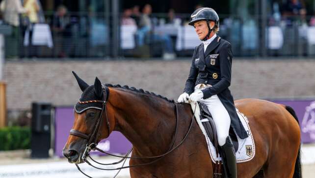 Dressur-EM: Trotz Fehlern zum Auftakt auf dem Gold-Platz