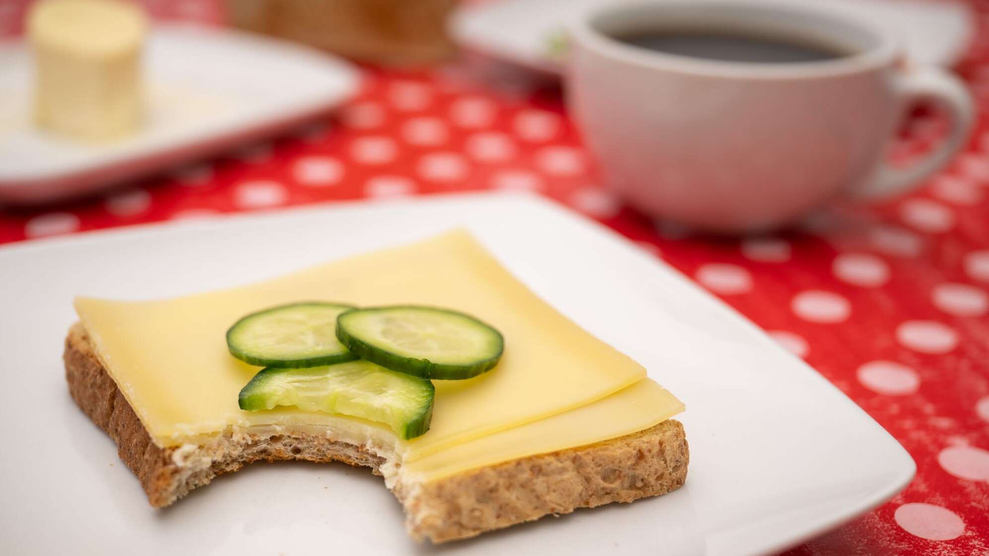 Frühstück mit Käsescheiben