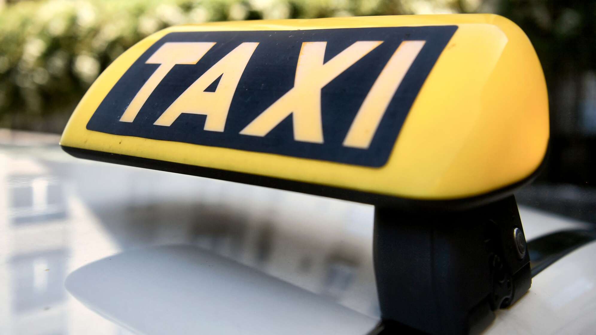 Schwerer Unfall mit einem Taxi
