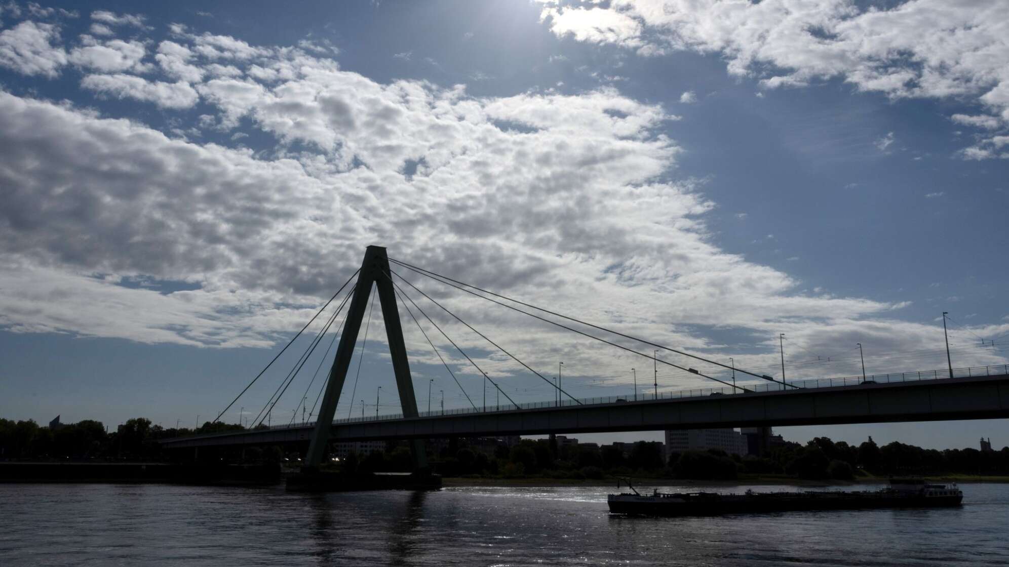 Sonne und Wolken in Köln