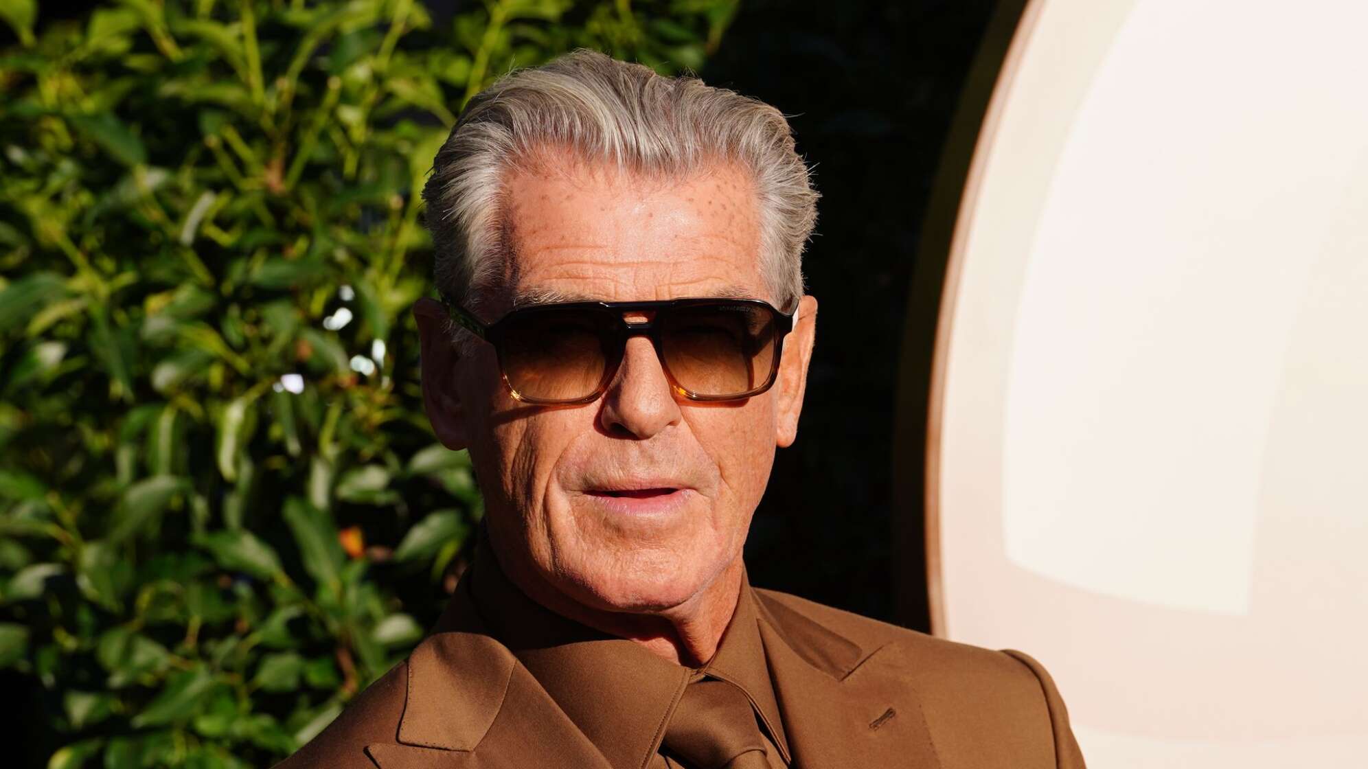 Opa Pierce Brosnan schwärmt von James-Bond-Zeit und Kuchen