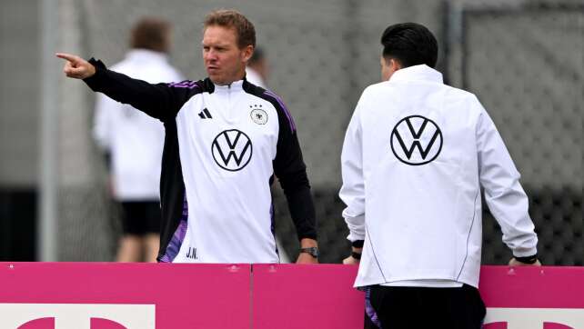 Start mit komplettem Kader: Auch Wirtz im DFB-Training