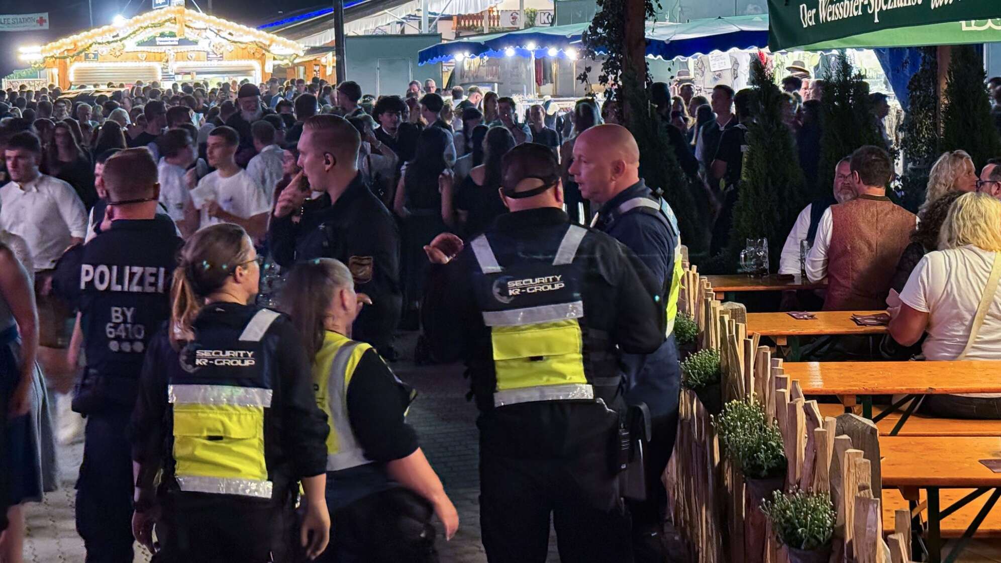 Polizei räumt Gillamoos-Jahrmarkt wegen Unwetters