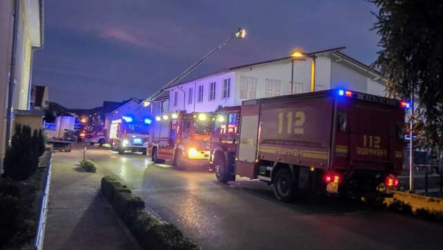 Vier Verletzte bei Teil-Einsturz von Supermarktdach
