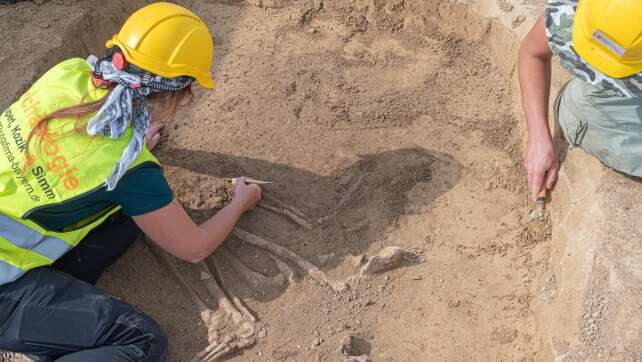 Archäologische Sensation in Bayern: Arbeiter entdecken rund 20 Skelette aus der Jungsteinzeit