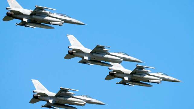Polens Luftwaffe schießt Drohnen ab – Flughäfen dicht