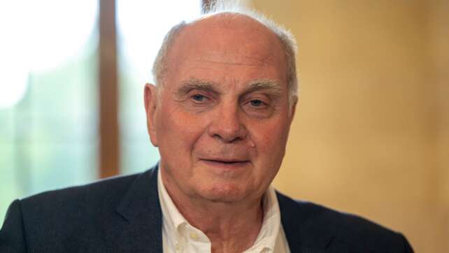 Hoeneß über Eberl: Erst Kritik, nun «der größte Verteidiger»