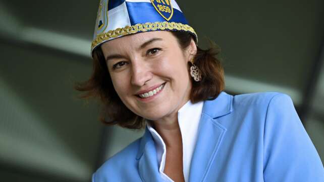 Dorothee Bär wird Ordensritterin wider den tierischen Ernst