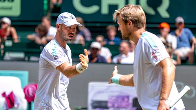 Ohne Zverev, mit Debüt: Davis-Cup-Team steht in Finalrunde