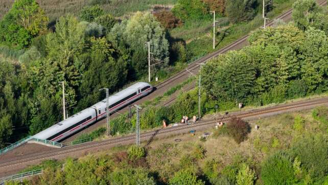 Noch bis Nachmittag Störungen im Bahnverkehr Hannover–Berlin